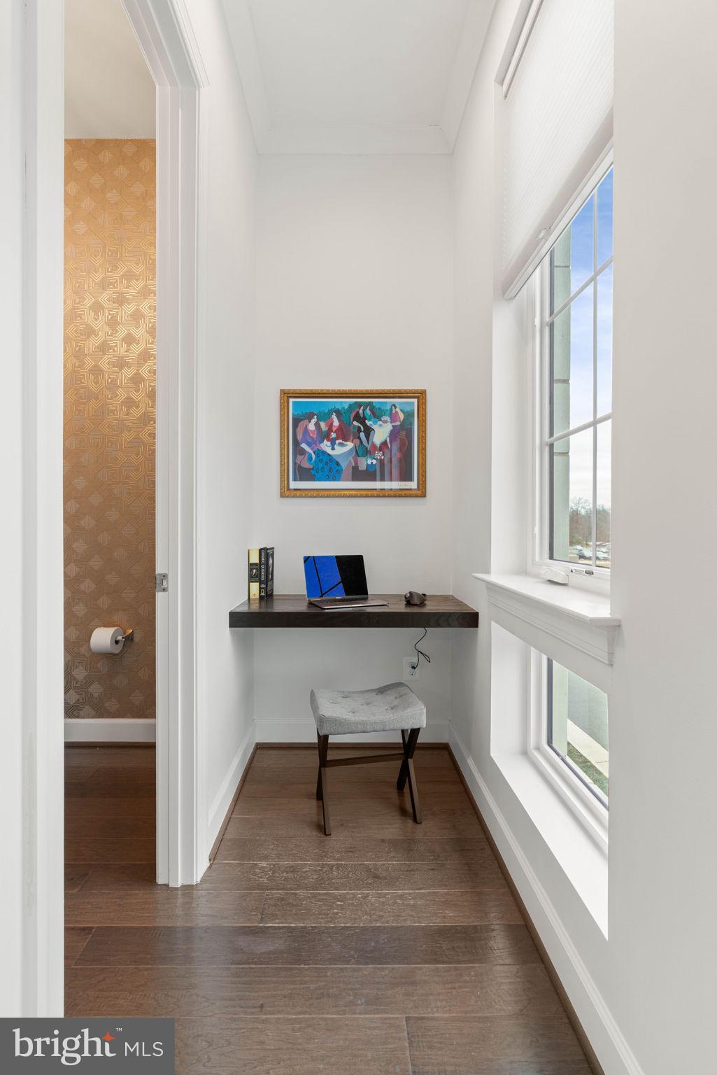 20379 Codman Drive Ashburn, VA 20147 - Photo 30 of 57 Built in office nook