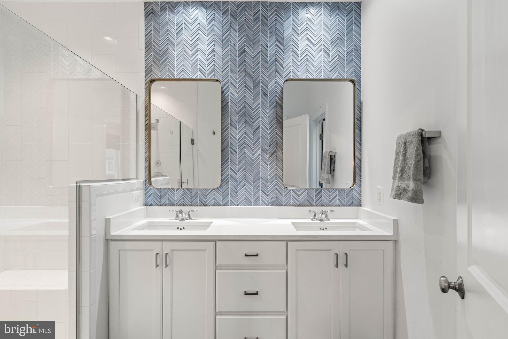 20379 Codman Drive Ashburn, VA 20147 - Photo 34 of 57 Owner's bath