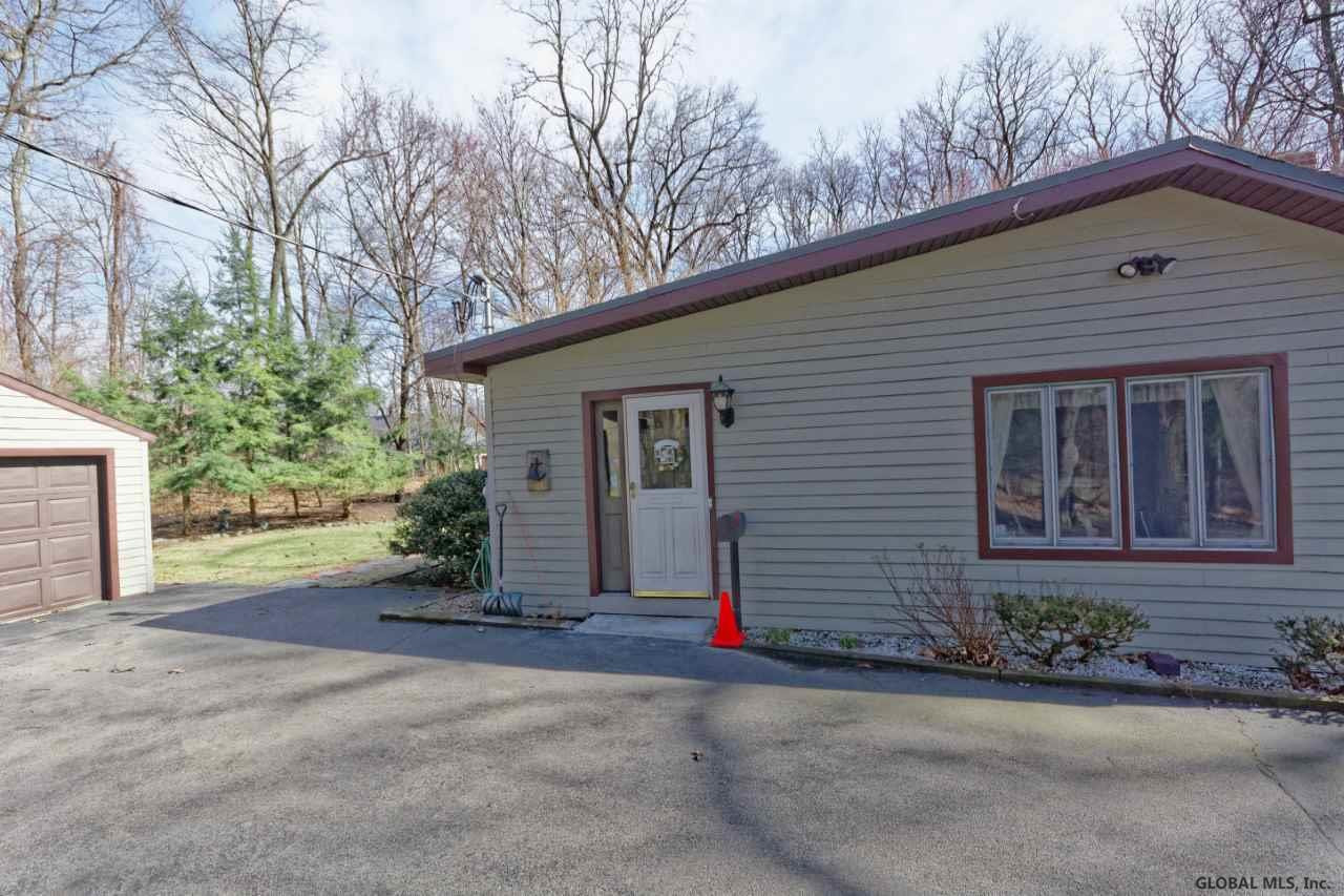 25 Hills Road Colonie, NY 12211 - Photo 9 of 65 Photo 11