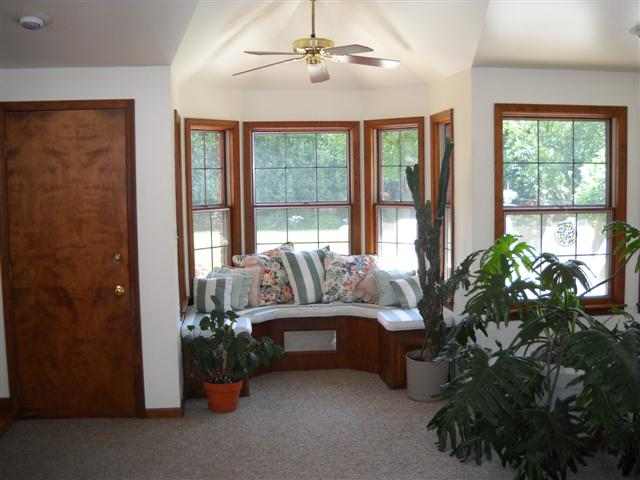 1120 Devonshire Road Grosse Pointe, MI 48230 - Photo 4 of 28 31036757-3.JPG