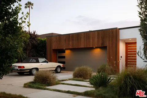 $1,799,000 | 2813 5th Avenue, Los Angeles, CA 90018