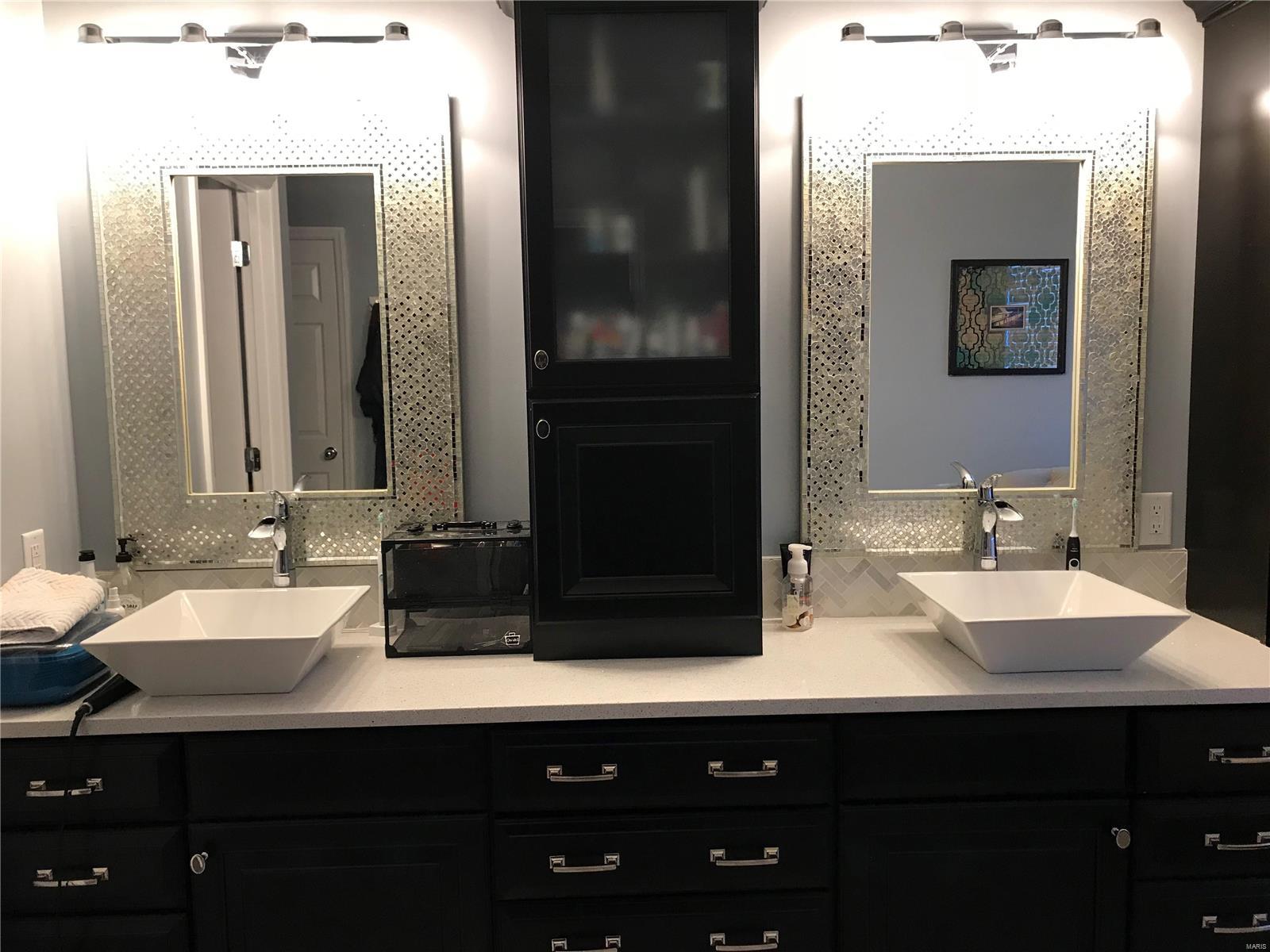 17209 Bluffview Ridge Place Chesterfield, MO 63005 - Photo 12 of 47 Gallery Image 12