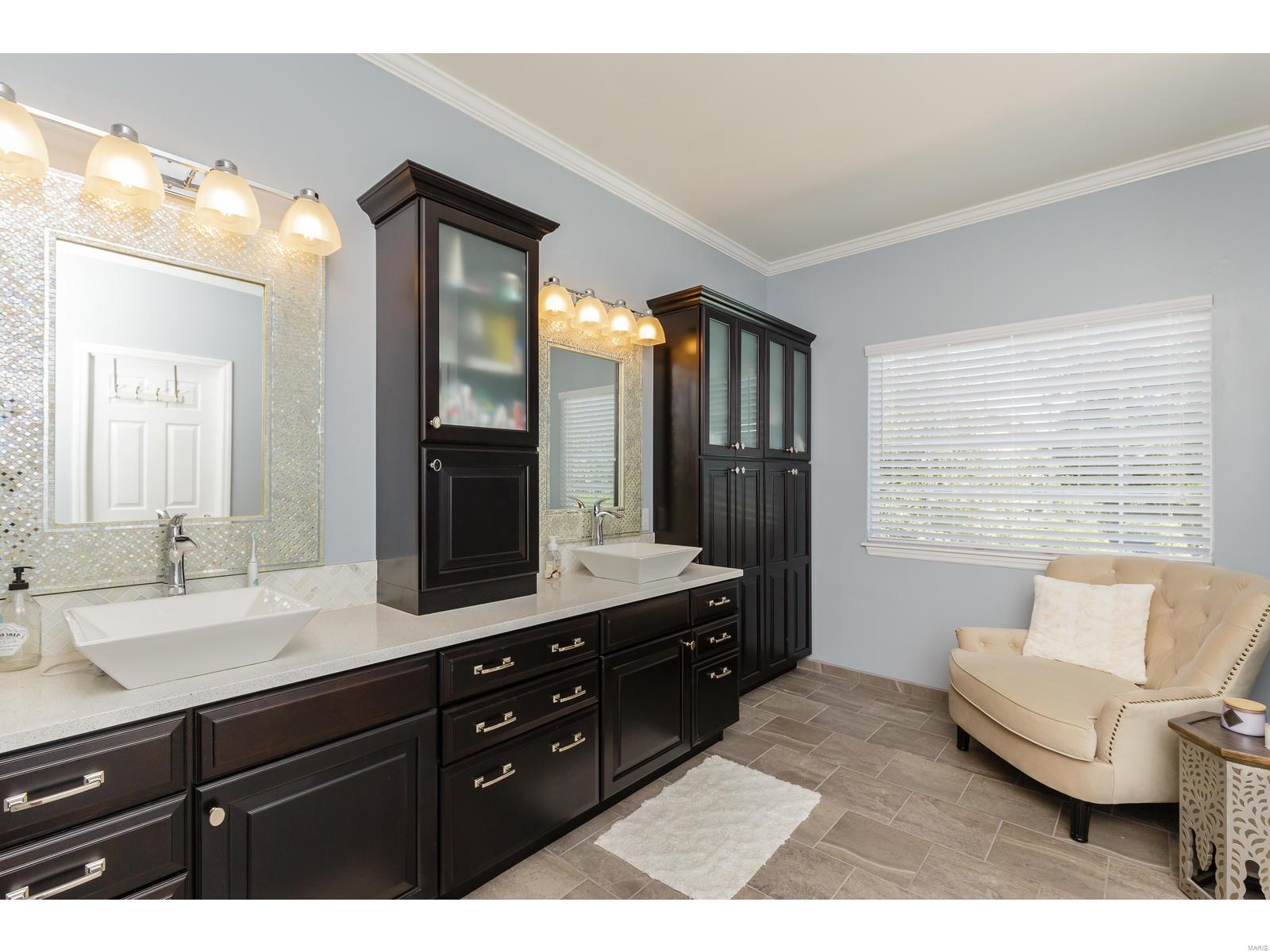 17209 Bluffview Ridge Place Chesterfield, MO 63005 - Photo 14 of 47 Gallery Image 14