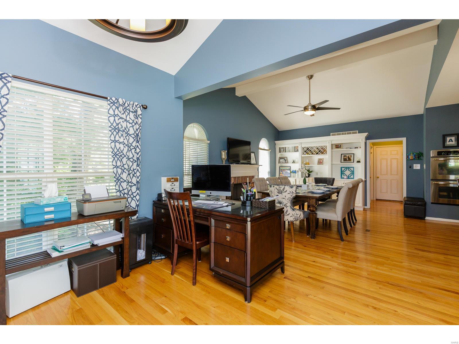 17209 Bluffview Ridge Place Chesterfield, MO 63005 - Photo 17 of 47 Gallery Image 17