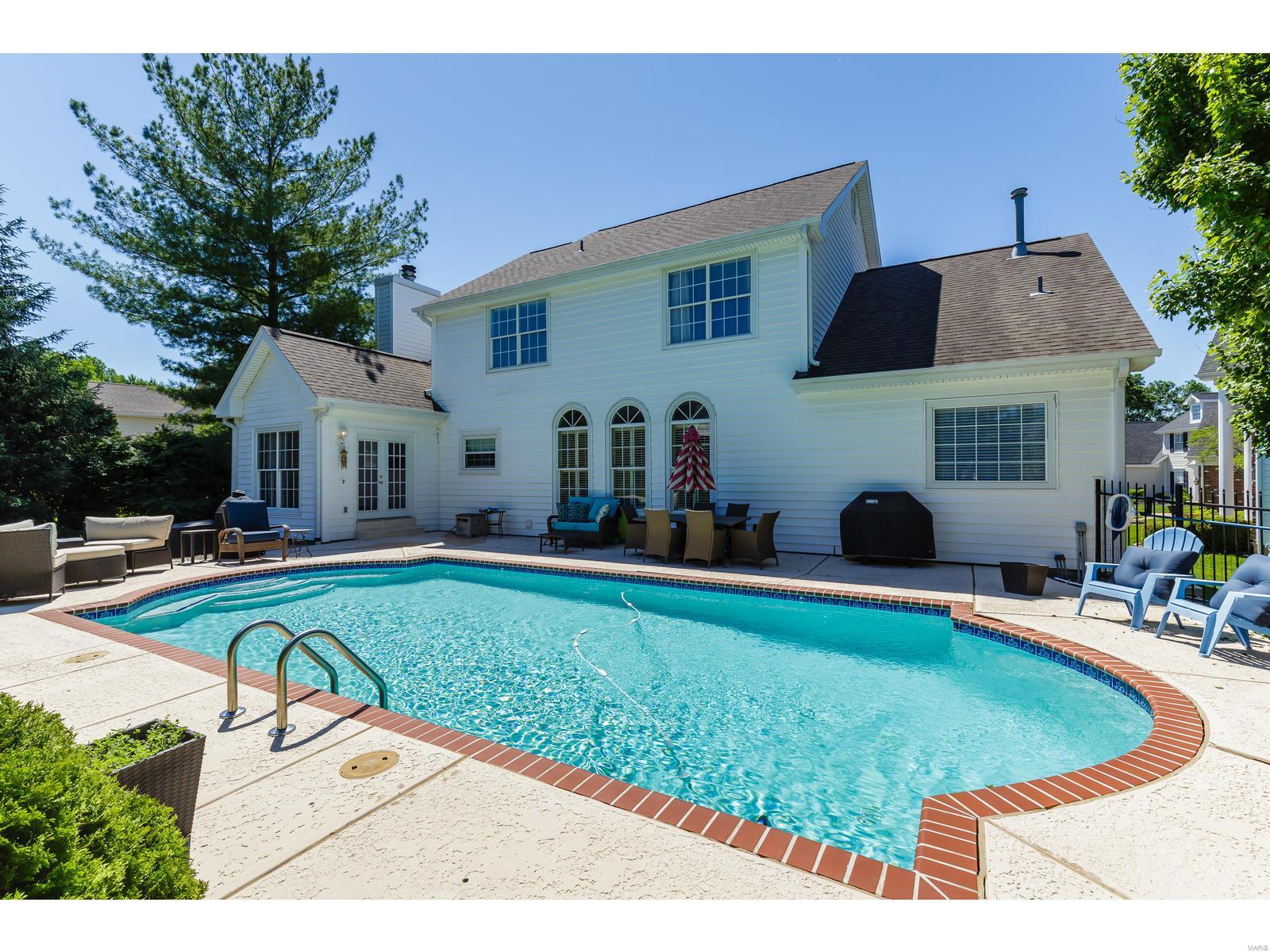 17209 Bluffview Ridge Place Chesterfield, MO 63005 - Photo 42 of 47 Gallery Image 42
