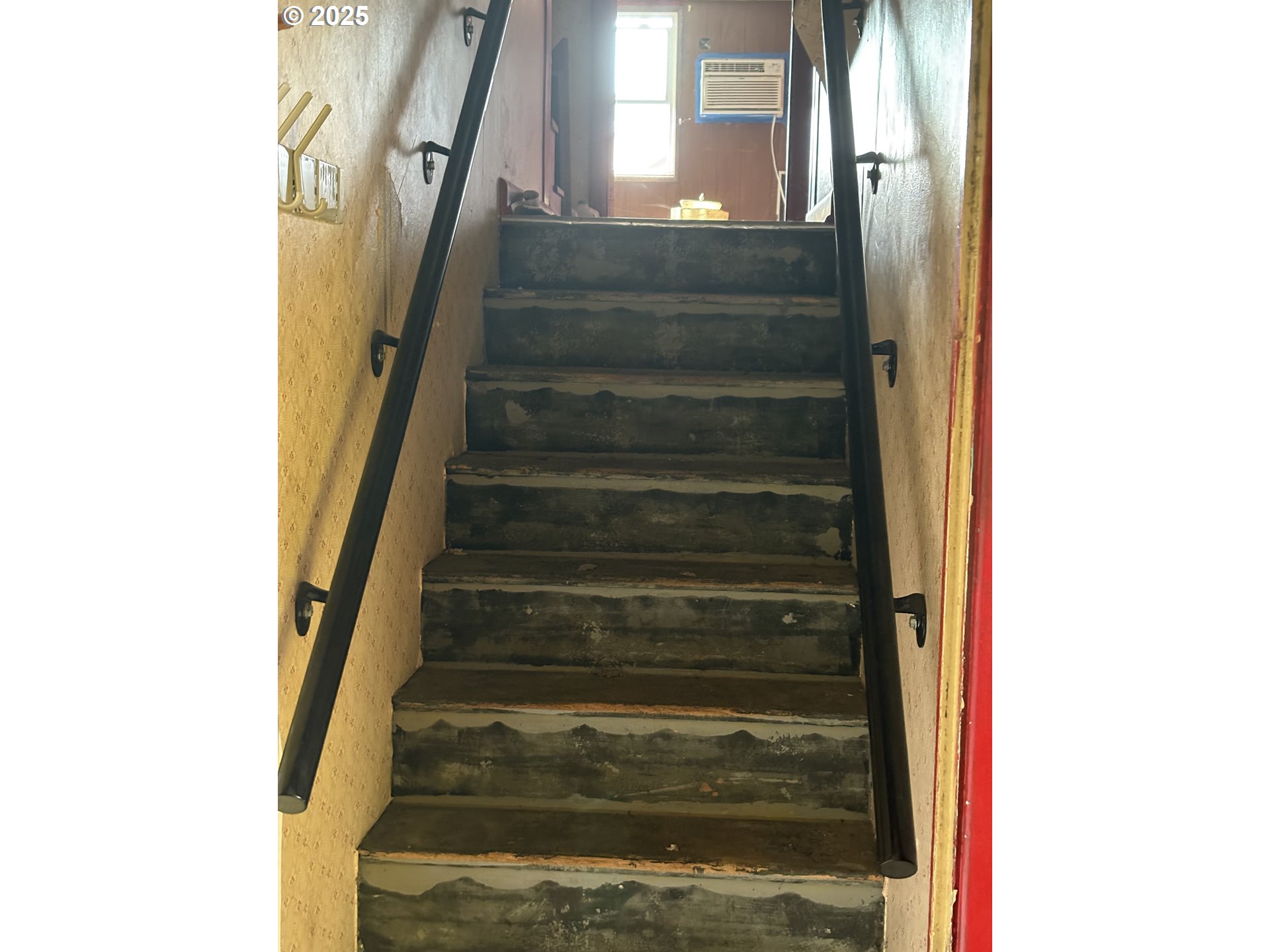 4135 Concord Street Eugene, OR 97402 - Photo 11 of 14 a view of entryway
