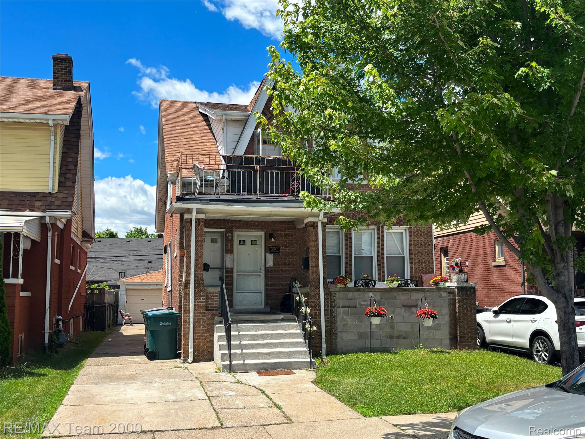 6911 Appoline Street Dearborn, MI 48126 - Photo 2 of 3 Front house