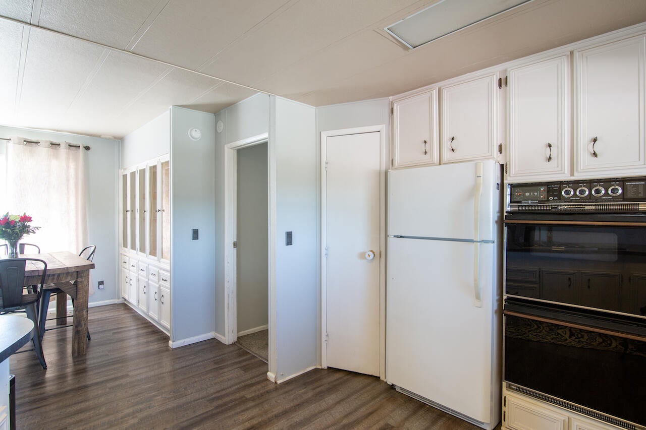 8590 Southwest Shad Road Terrebonne, OR 97760 - Photo 12 of 36 HDR411