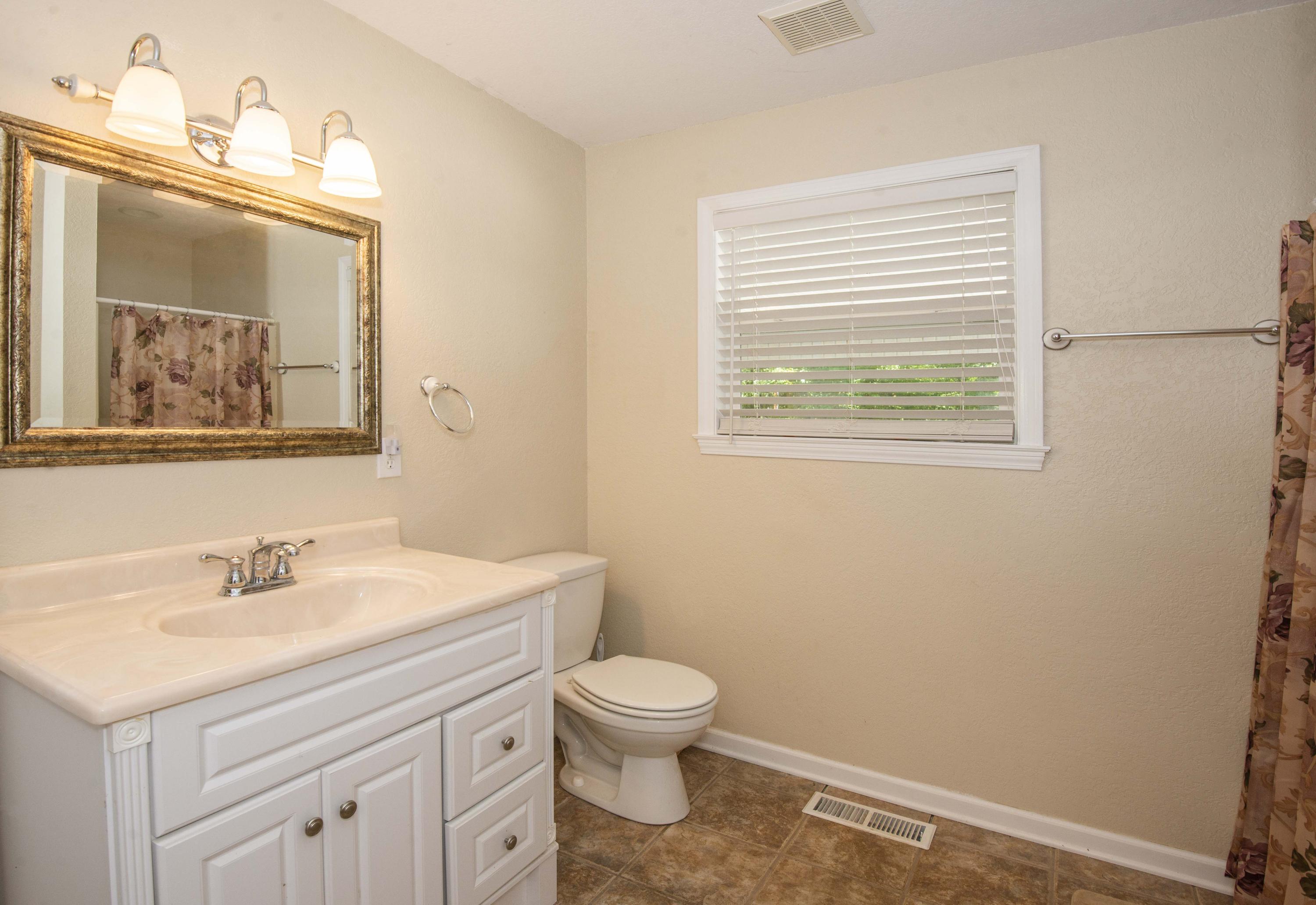 102 Helton Vojtkofsky Road Ten Mile, TN 37880 - Photo 3 of 38 Bath 1_1