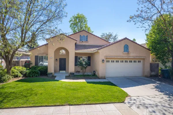 $525,000 | 2381 East Christopher Drive, Fresno, CA 93720