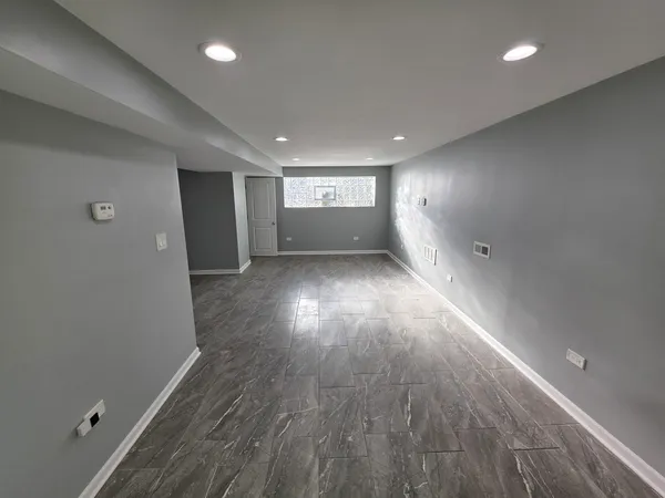 $1,650 | 5134 West Henderson Street, Unit G, Chicago, IL 60641