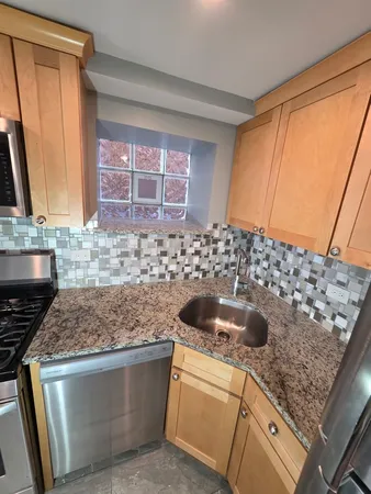 $1,650 | 5134 West Henderson Street, Unit G, Chicago, IL 60641