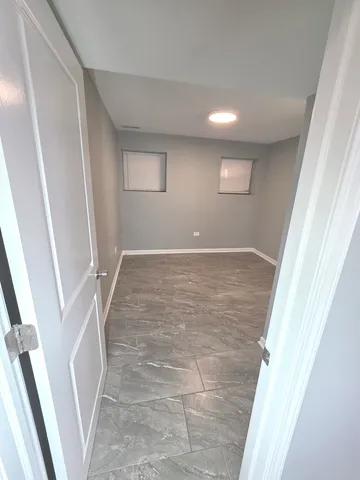 $1,700 | 5134 West Henderson Street, Unit G, Chicago, IL 60641