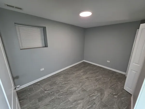 $1,650 | 5134 West Henderson Street, Unit G, Chicago, IL 60641