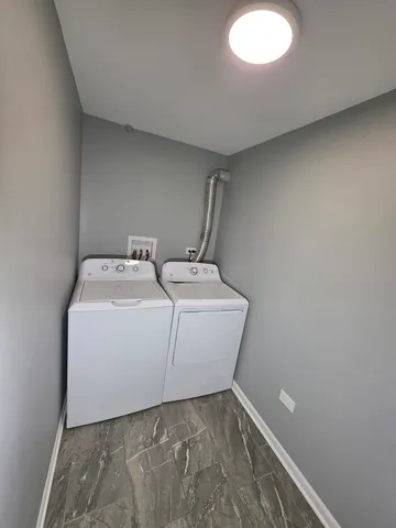 $1,700 | 5134 West Henderson Street, Unit G, Chicago, IL 60641