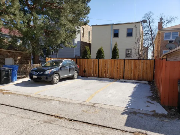 $1,650 | 5134 West Henderson Street, Unit G, Chicago, IL 60641