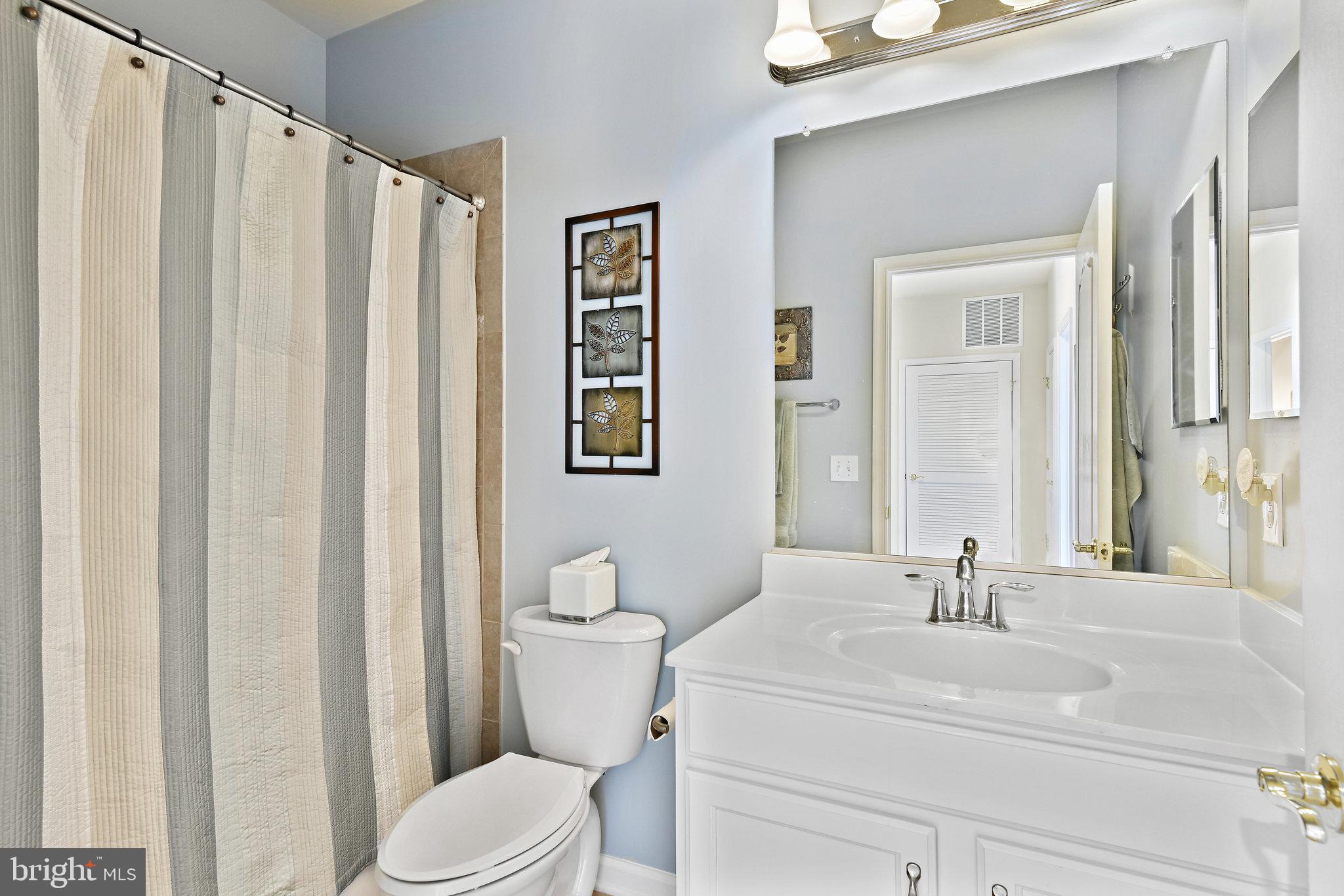 44357 Maltese Falcon Square Ashburn, VA 20147 - Photo 22 of 30 Upper level full guest bathroom