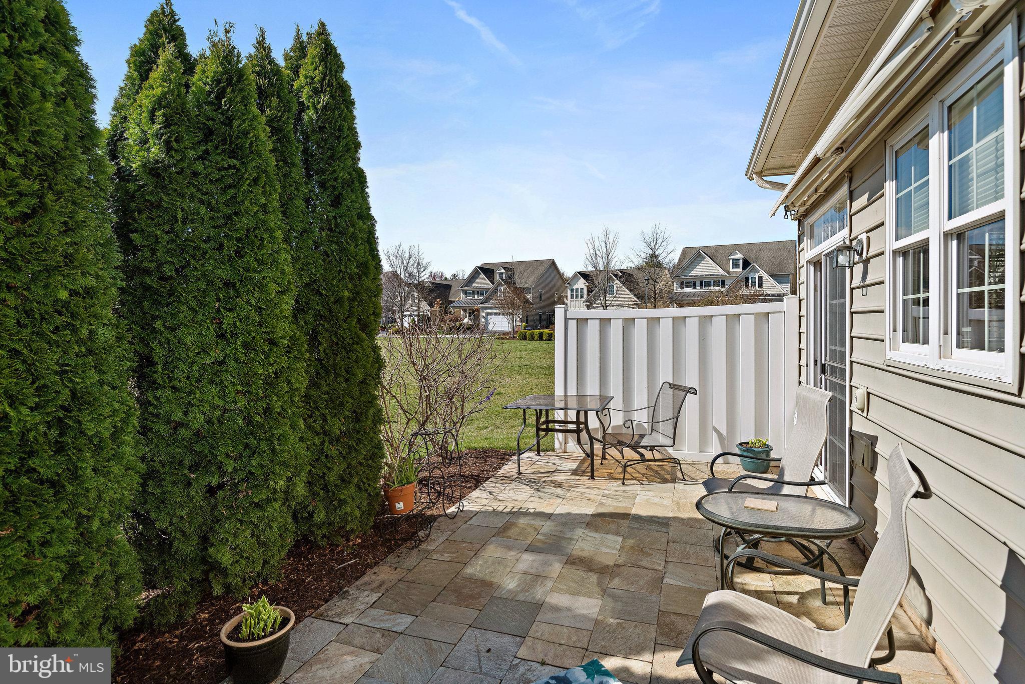 44357 Maltese Falcon Square Ashburn, VA 20147 - Photo 24 of 30 Private patio with greenery