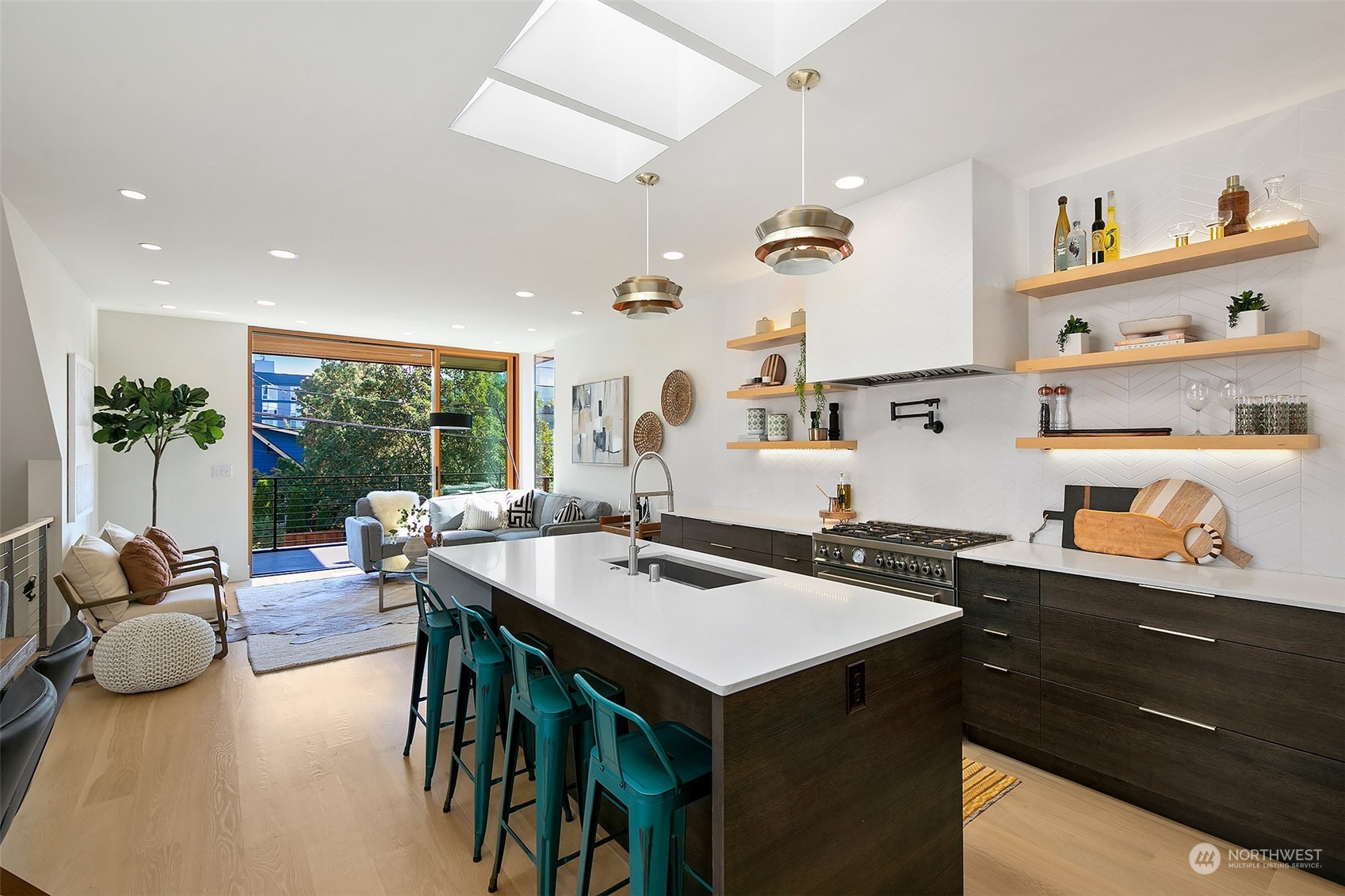 4123 Midvale Avenue North Seattle, WA 98103 - Photo 8 of 33 Gallery Image 8