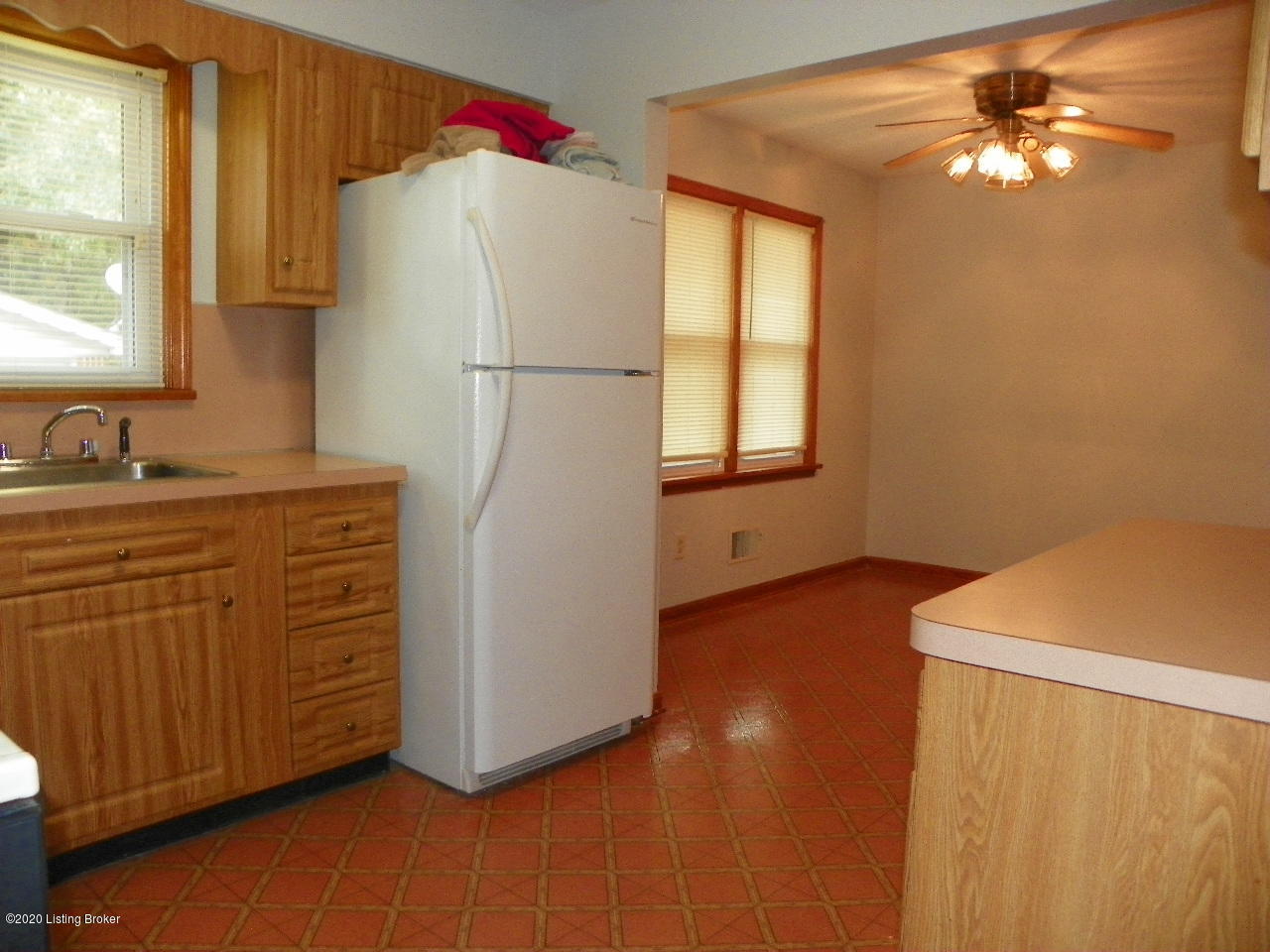 1045 Runell Road Louisville, KY 40214 - Photo 5 of 21 000_0068