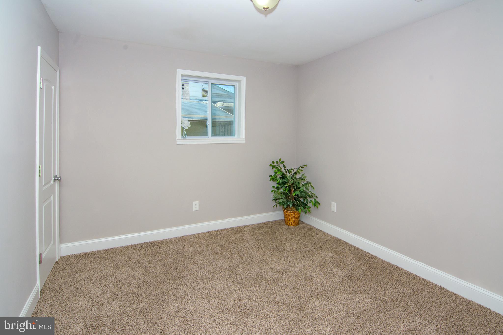 5 Clipper Road Essex, MD 21221 - Photo 17 of 51 Main level bedroom (or use as office)