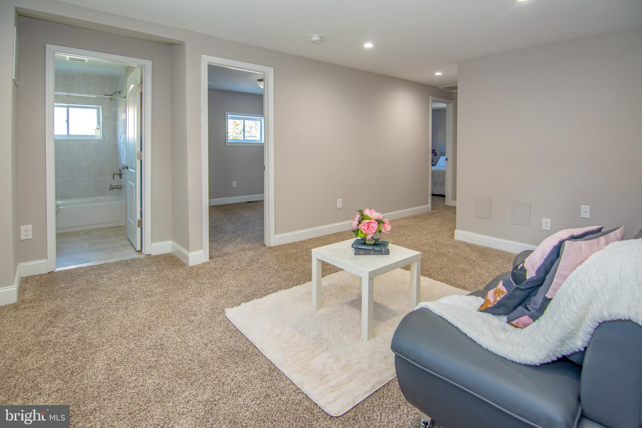 5 Clipper Road Essex, MD 21221 - Photo 23 of 51 Living area #2