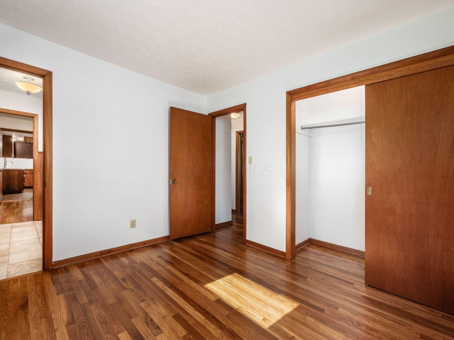 432 James Road Columbus, OH 43230 - Photo 22 of 43 022_e92122_N 432 James rd 048