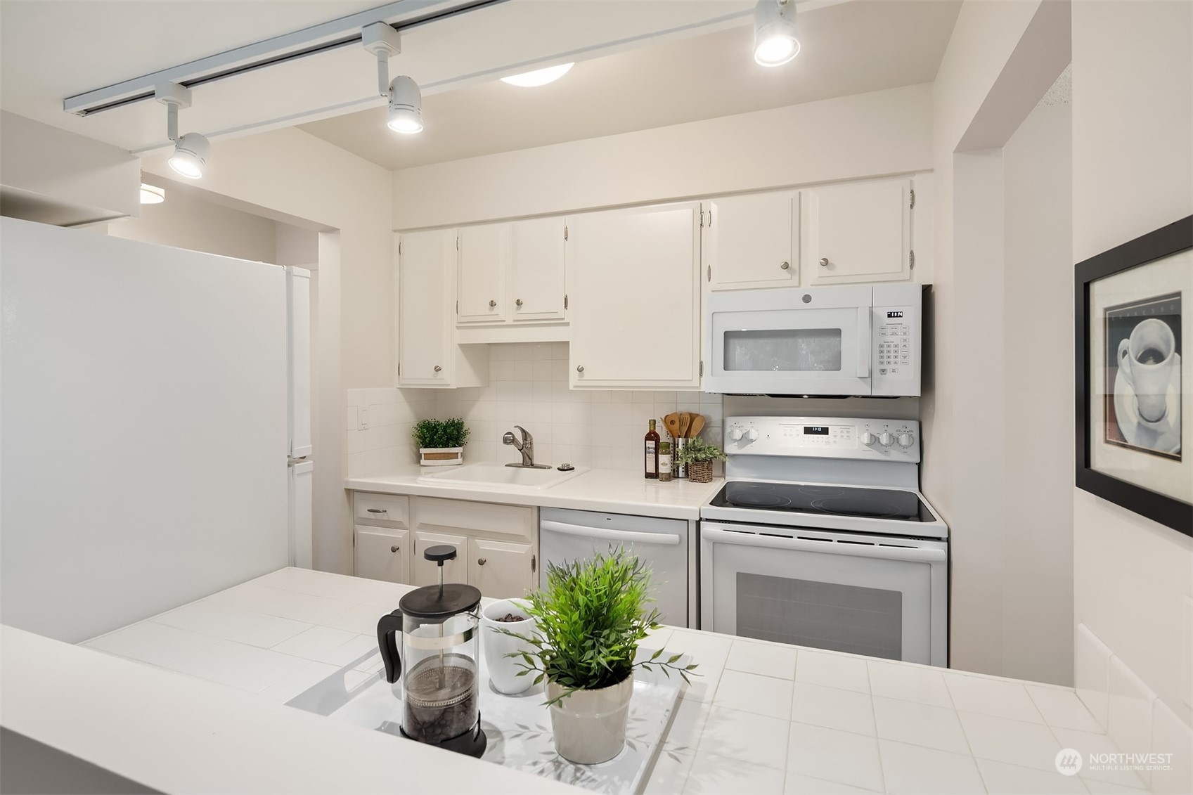 550 Elm Way, Unit 409 Edmonds, WA 98020 - Photo 17 of 28 Gallery Image 17