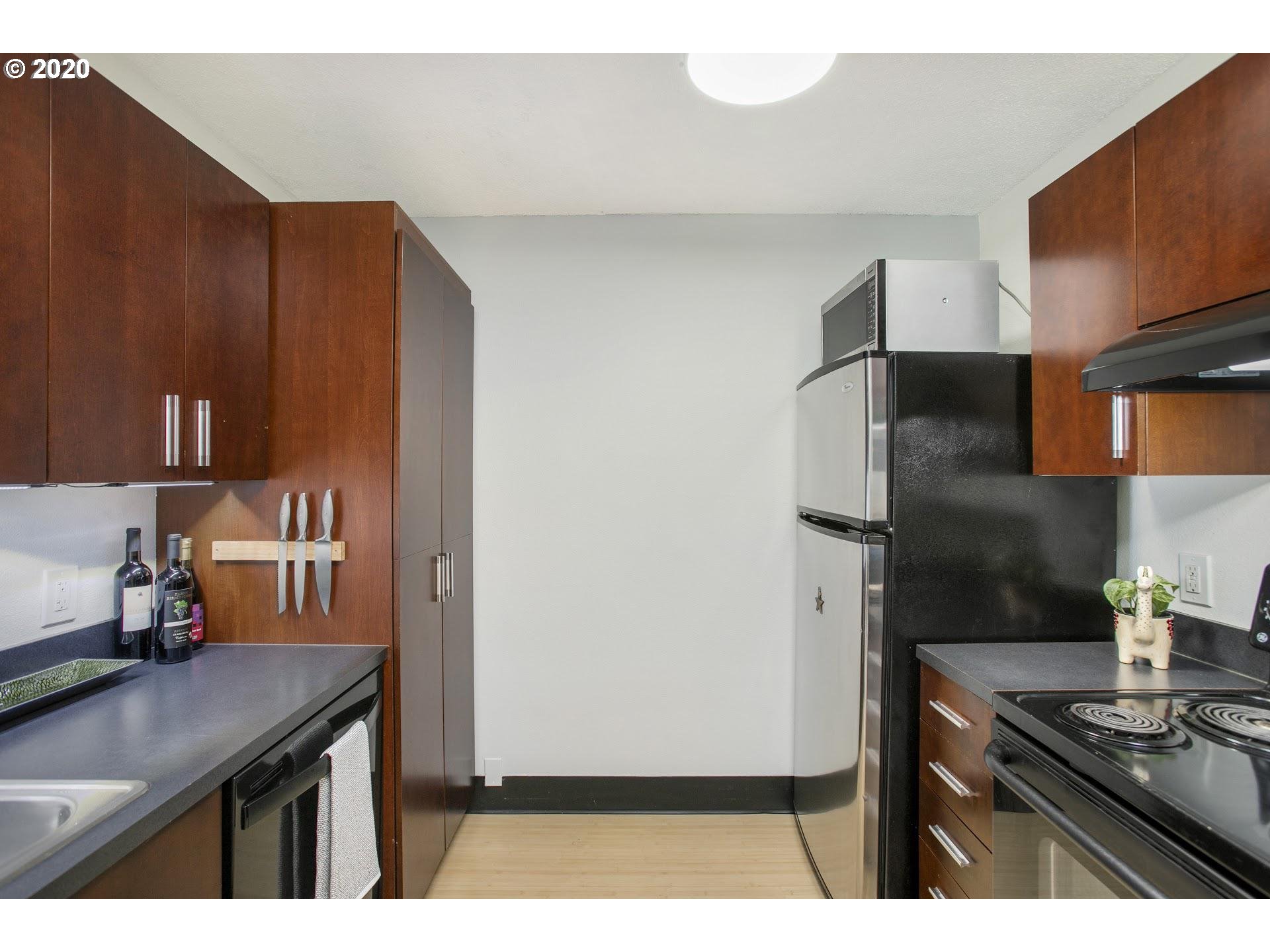 2020 Southwest Main Street, Unit 601 Portland, OR 97205 - Photo 6 of 15 Gallery Image 6