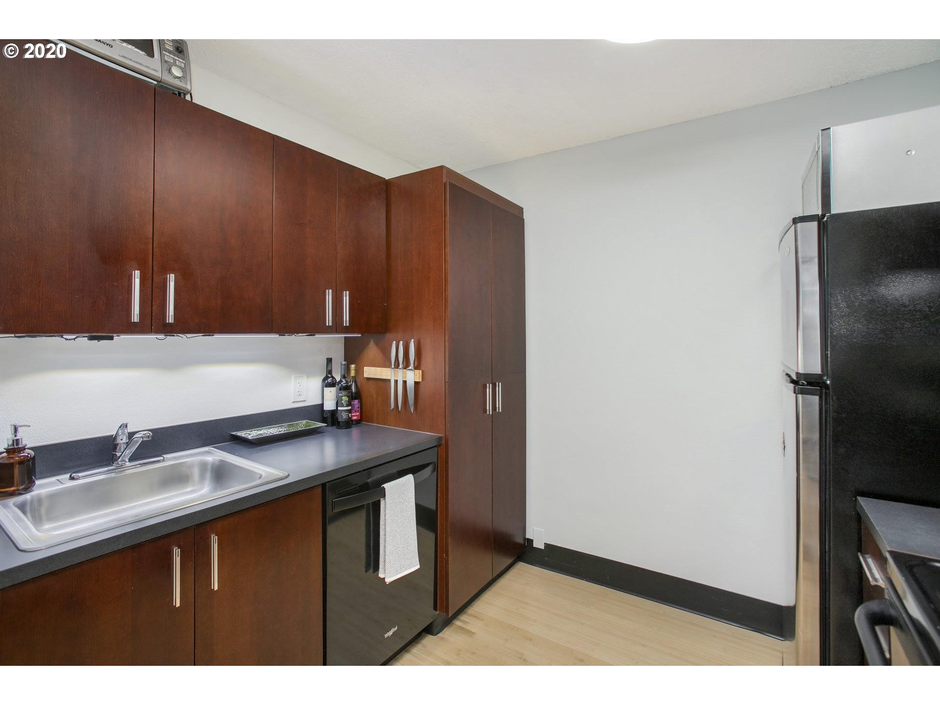 2020 Southwest Main Street, Unit 601 Portland, OR 97205 - Photo 8 of 15 Gallery Image 8
