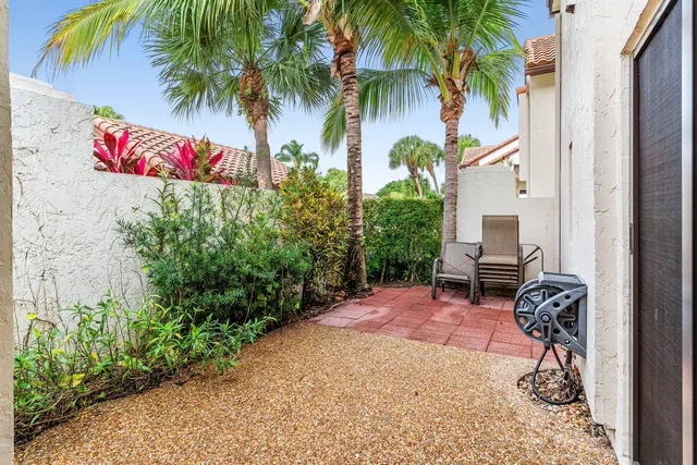 $575,000 | 7918 Granada Place, Unit 103, Boca Raton, FL 33433