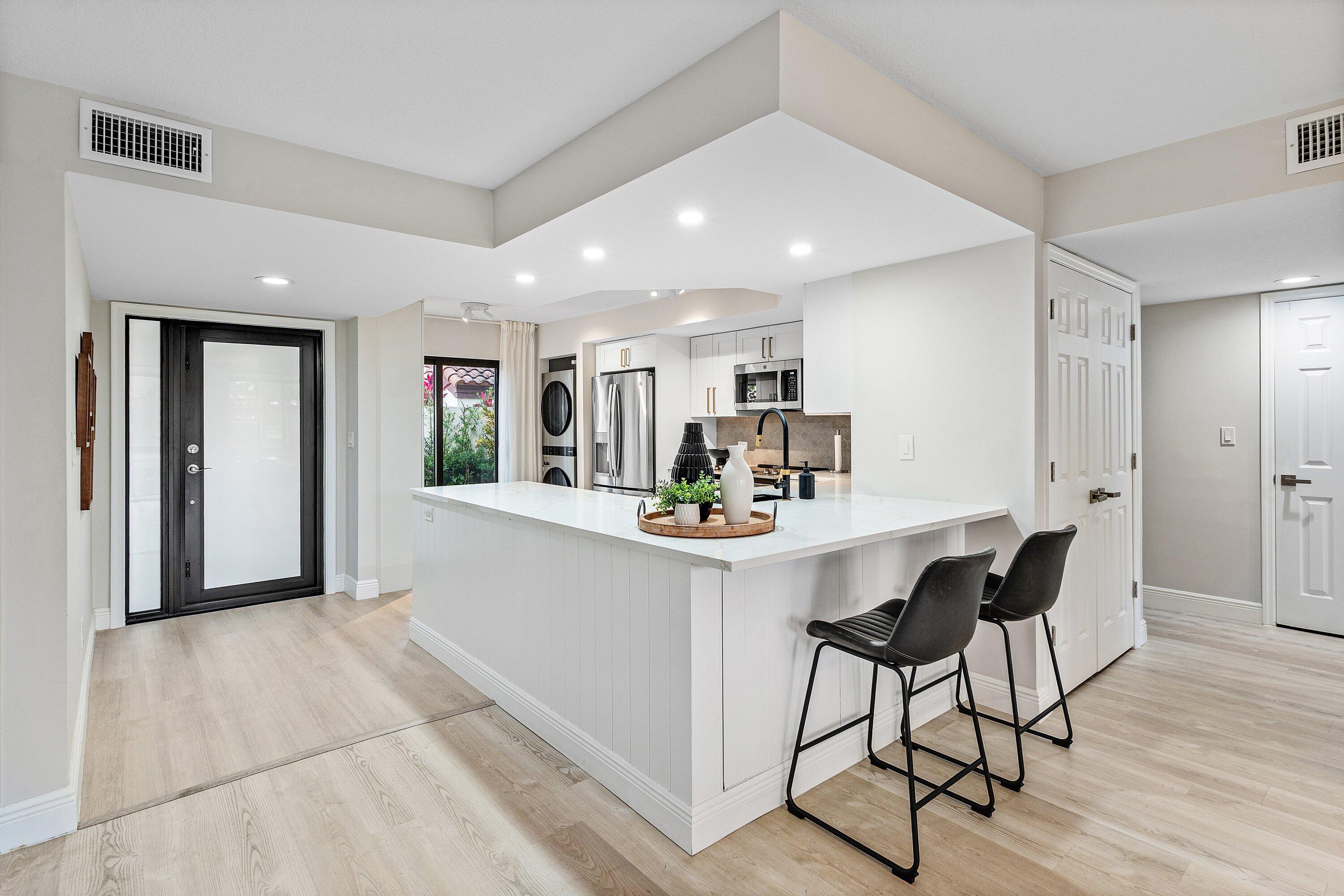 7918 Granada Place, Unit 103 Boca Raton, FL 33433 - Photo 4 of 31 006-7918GranadaPlace-103-BocaRaton-FL-33