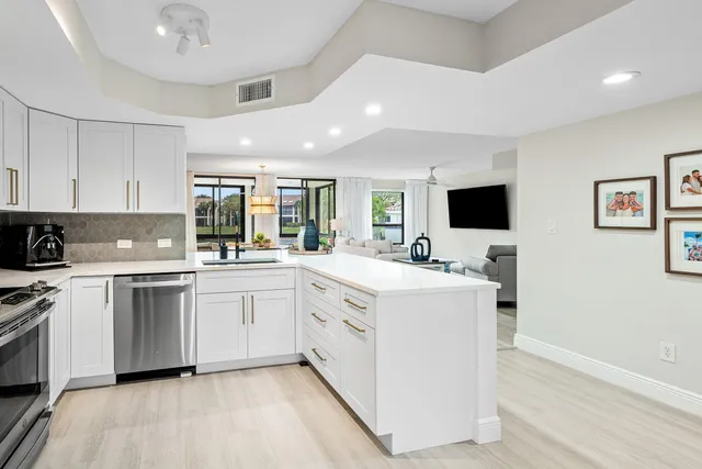 $575,000 | 7918 Granada Place, Unit 103, Boca Raton, FL 33433