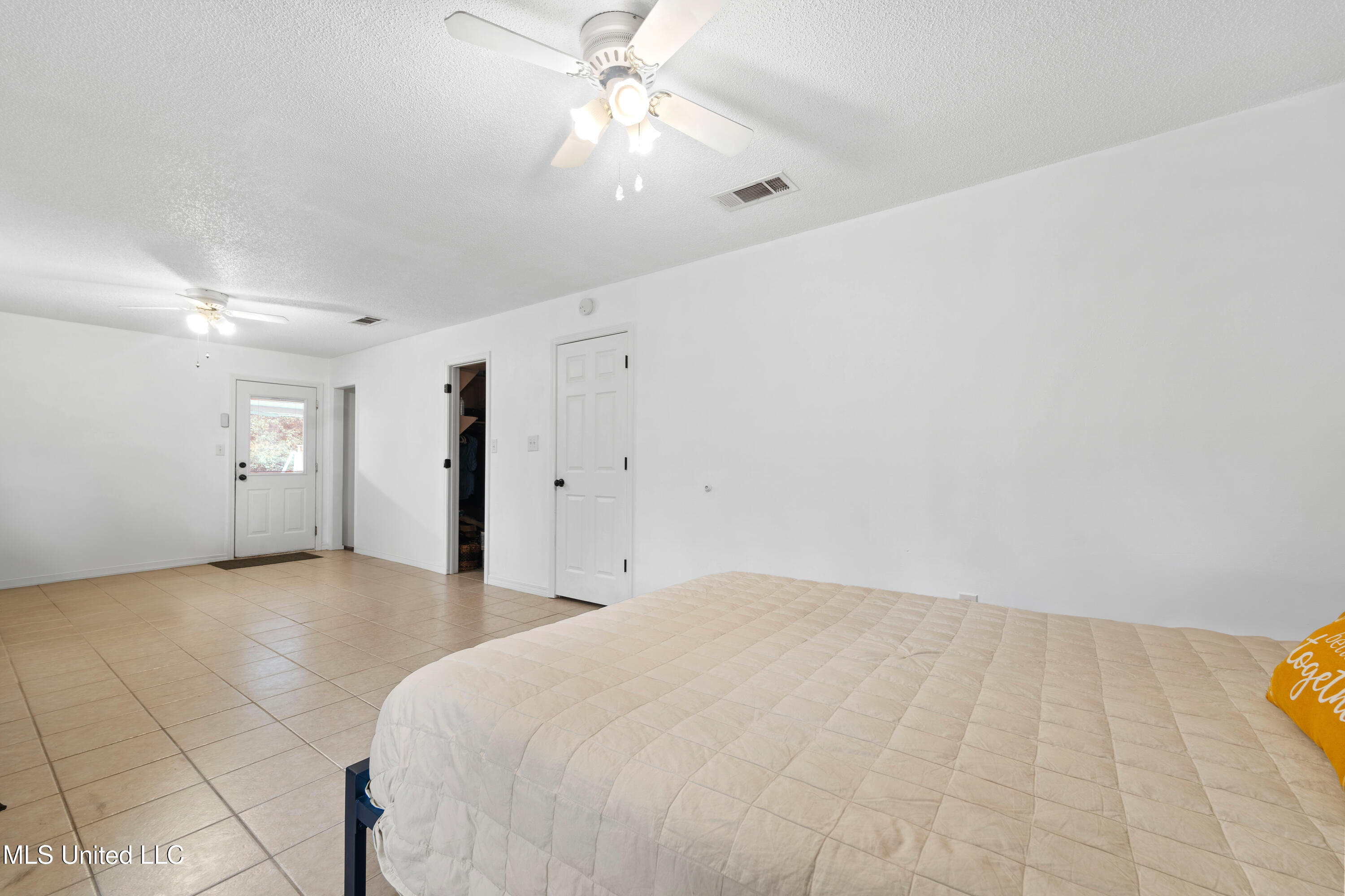 2513 Fairley Road Gautier, MS 39553 - Photo 15 of 28 Primary bedroom