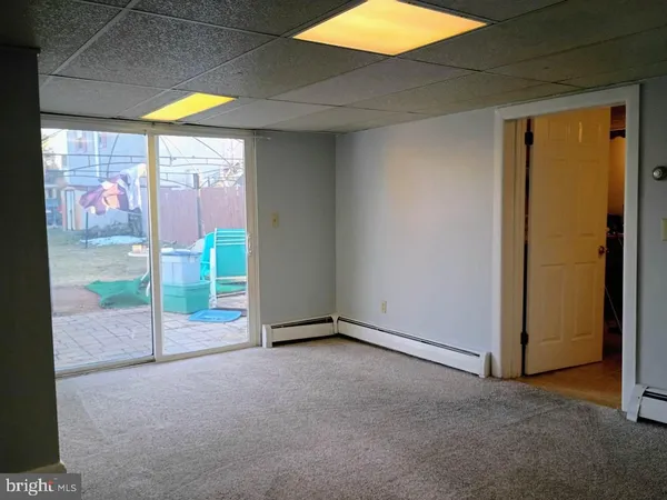 $1,095 | 19 West Locust Street, Mechanicsburg, PA 17055