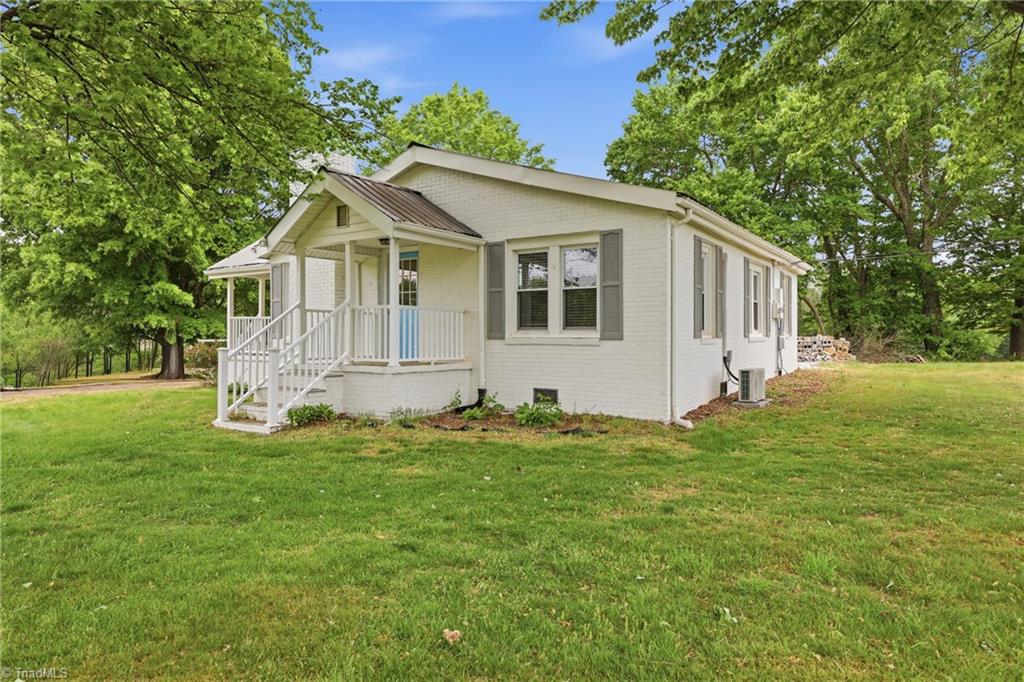 391 Poplar Springs Road Elkin, NC 28621 - Photo 4 of 50