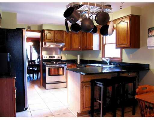 1140 Ingomar Heights Road Pittsburgh, PA 15237 - Photo 5 of 16 Kitchen. Cooking will be a pleasure in this beauty!