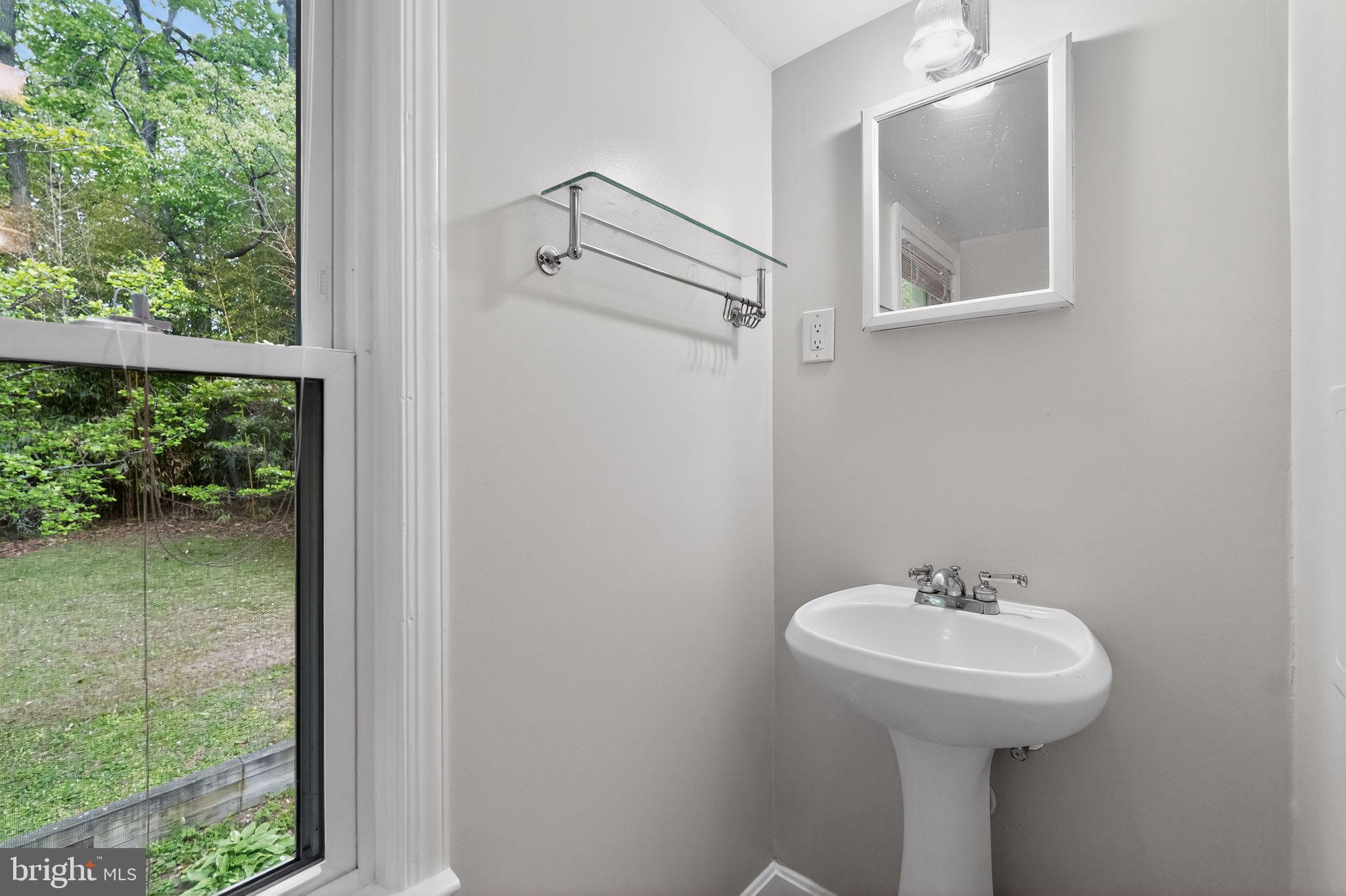 9704 Lorain Avenue Silver Spring, MD 20901 - Photo 13 of 31