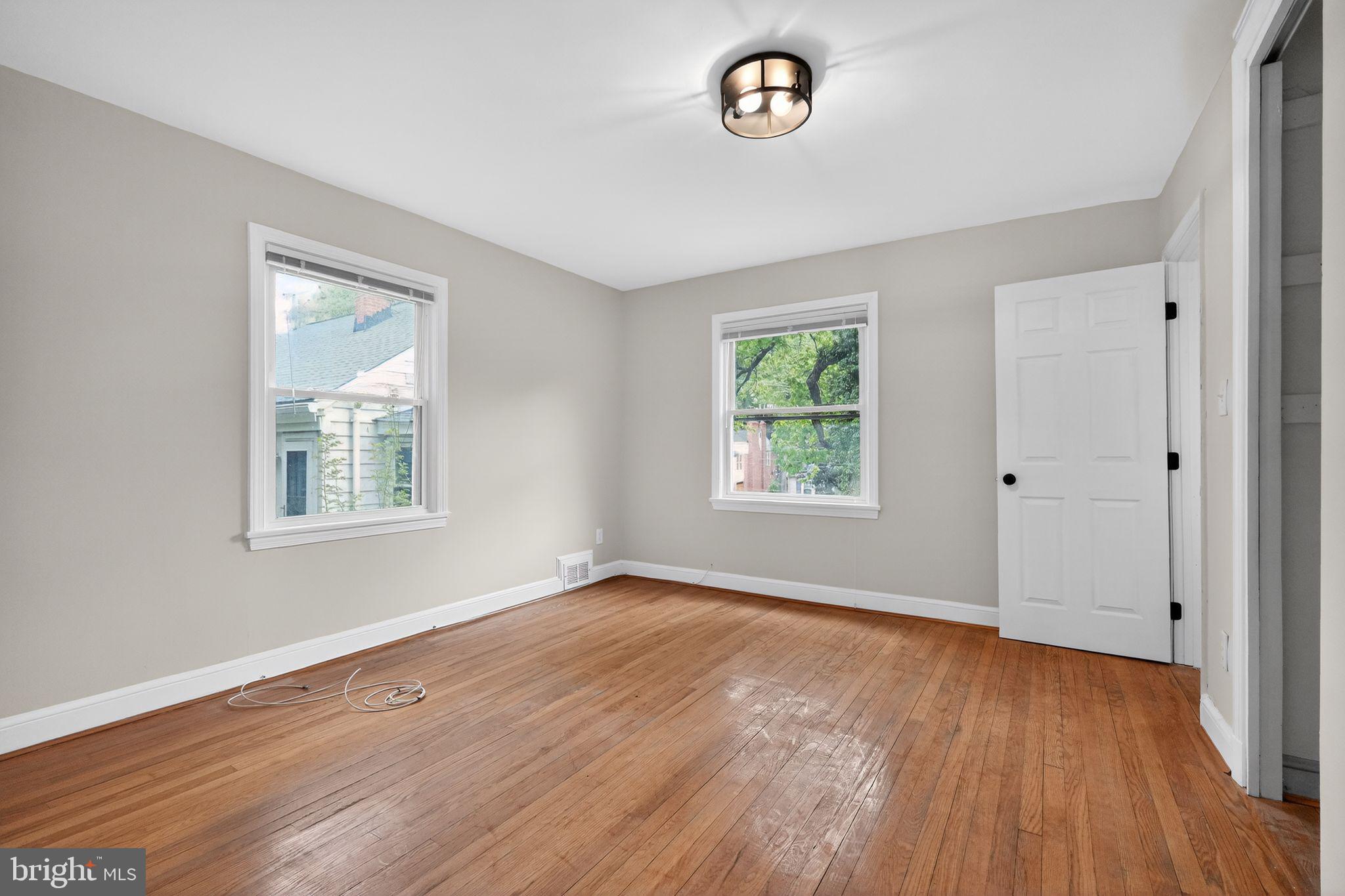 9704 Lorain Avenue Silver Spring, MD 20901 - Photo 2 of 31