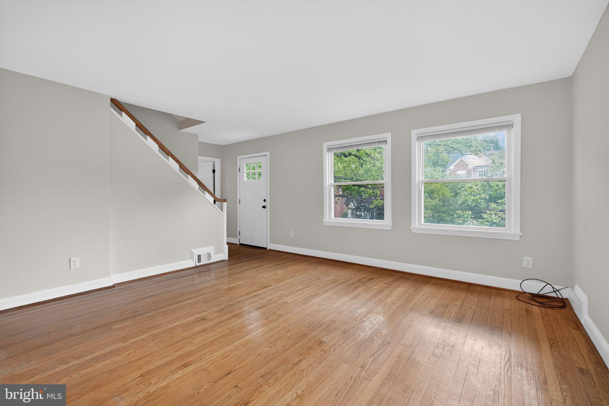 9704 Lorain Avenue Silver Spring, MD 20901 - Photo 4 of 31