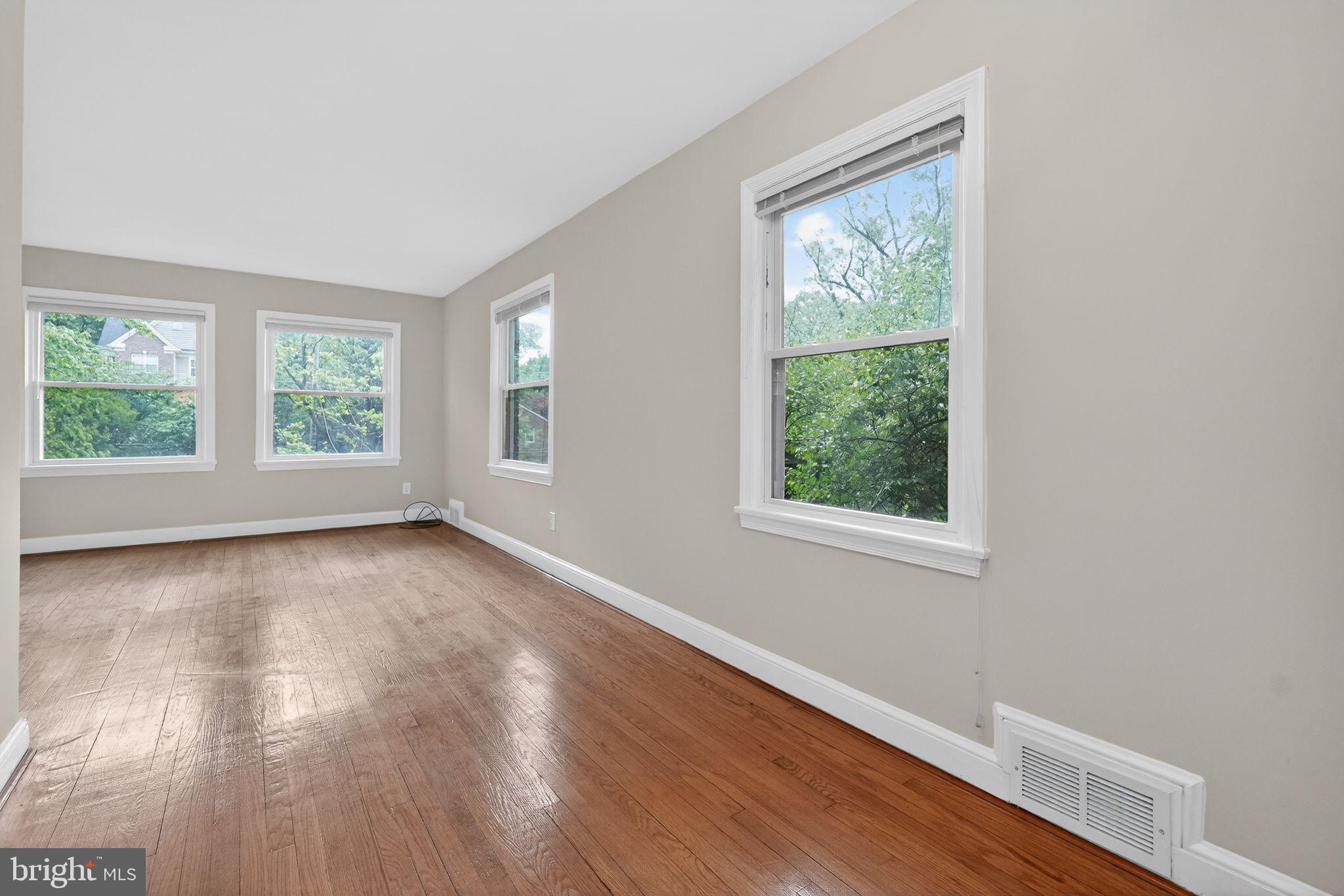 9704 Lorain Avenue Silver Spring, MD 20901 - Photo 6 of 31