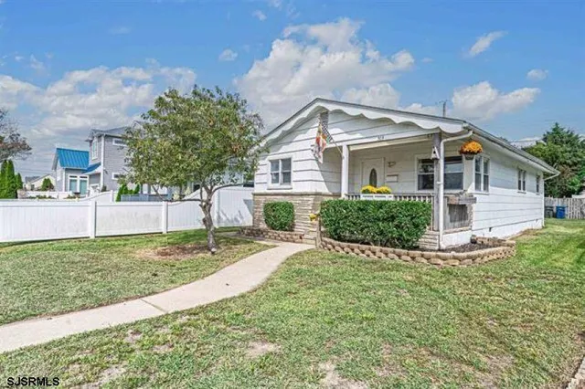 $2,600 | 303 24th Street South, Brigantine, NJ 08203