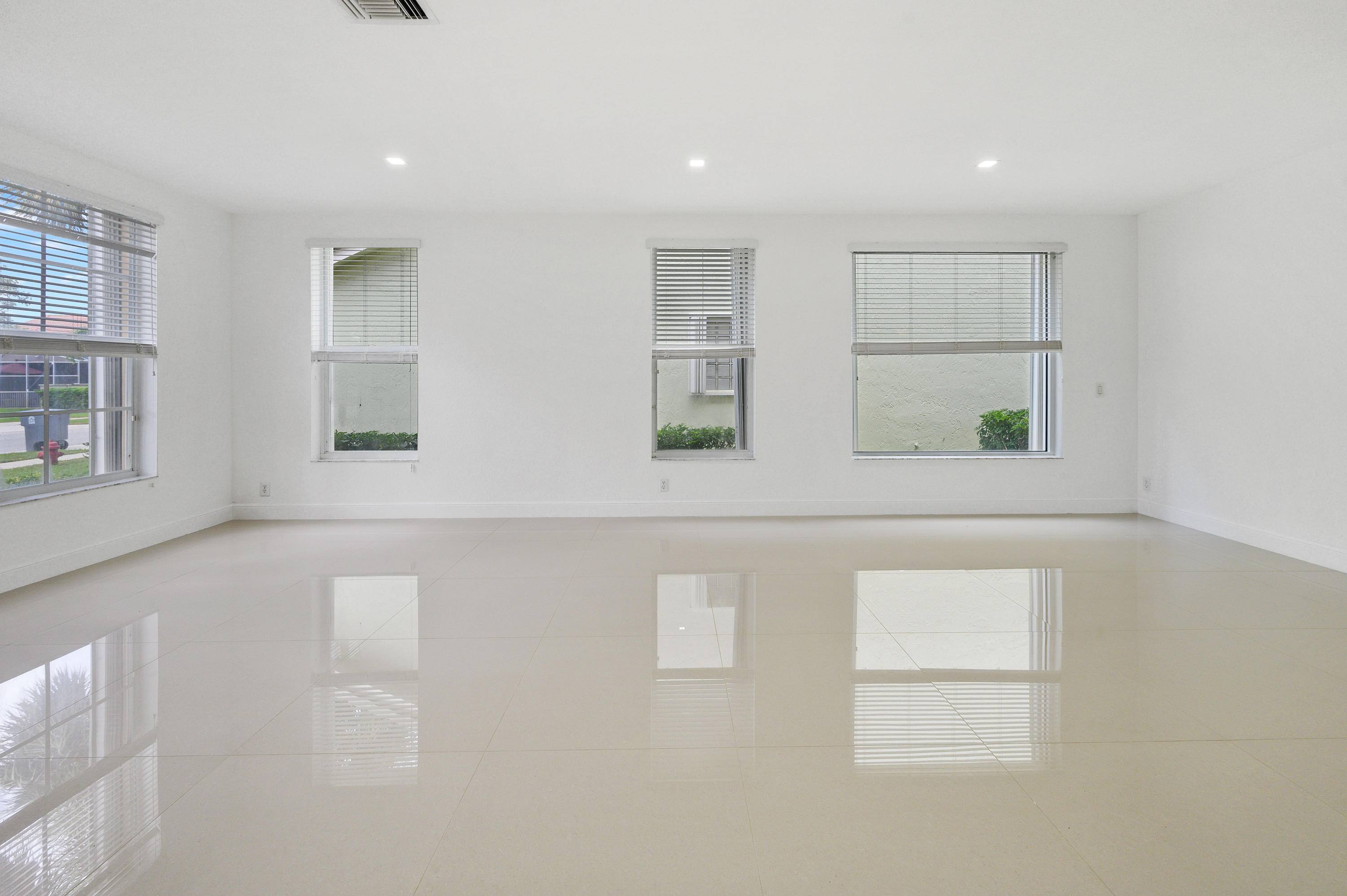 18027 Clear Brook Circle Boca Raton, FL 33498 - Photo 3 of 30 3