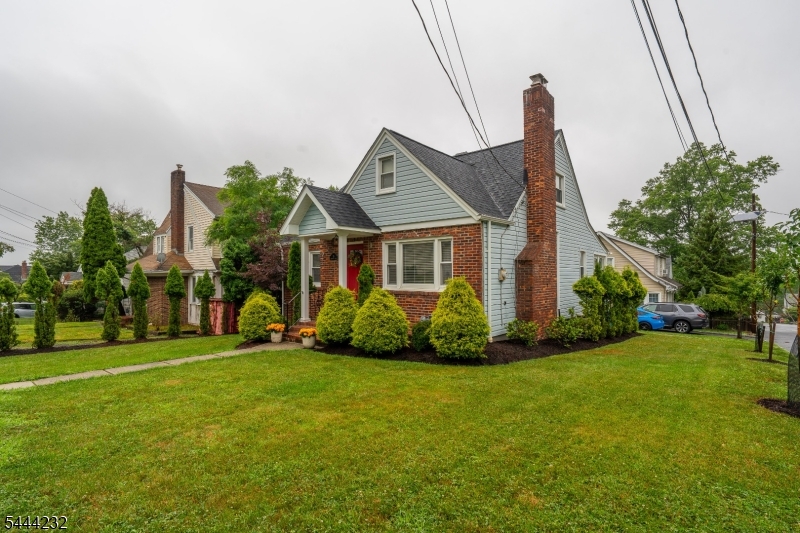 19 Robertson Road West Orange, NJ 07052 - Photo 3 of 39