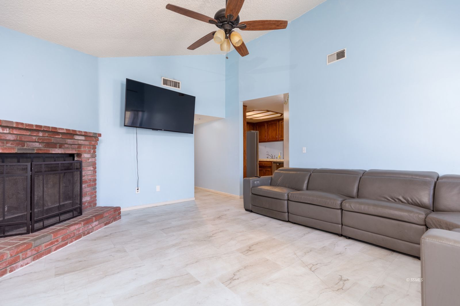 609 East Church Avenue Ridgecrest, CA 93555 - Photo 7 of 23