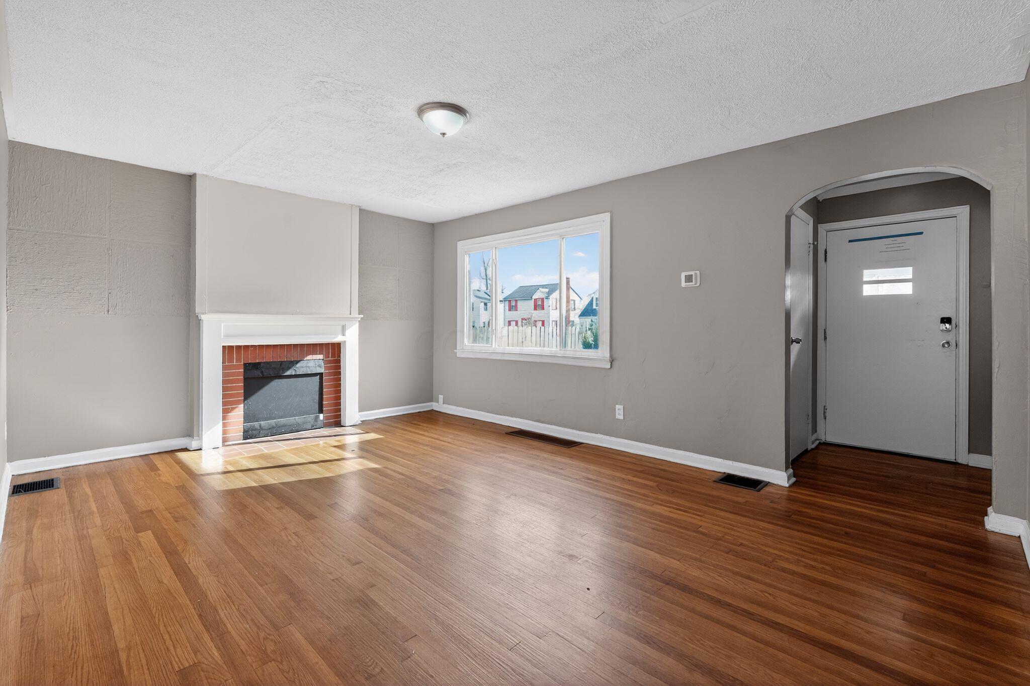 691 South Hampton Road Columbus, OH 43213 - Photo 11 of 35 Gallery Image 11