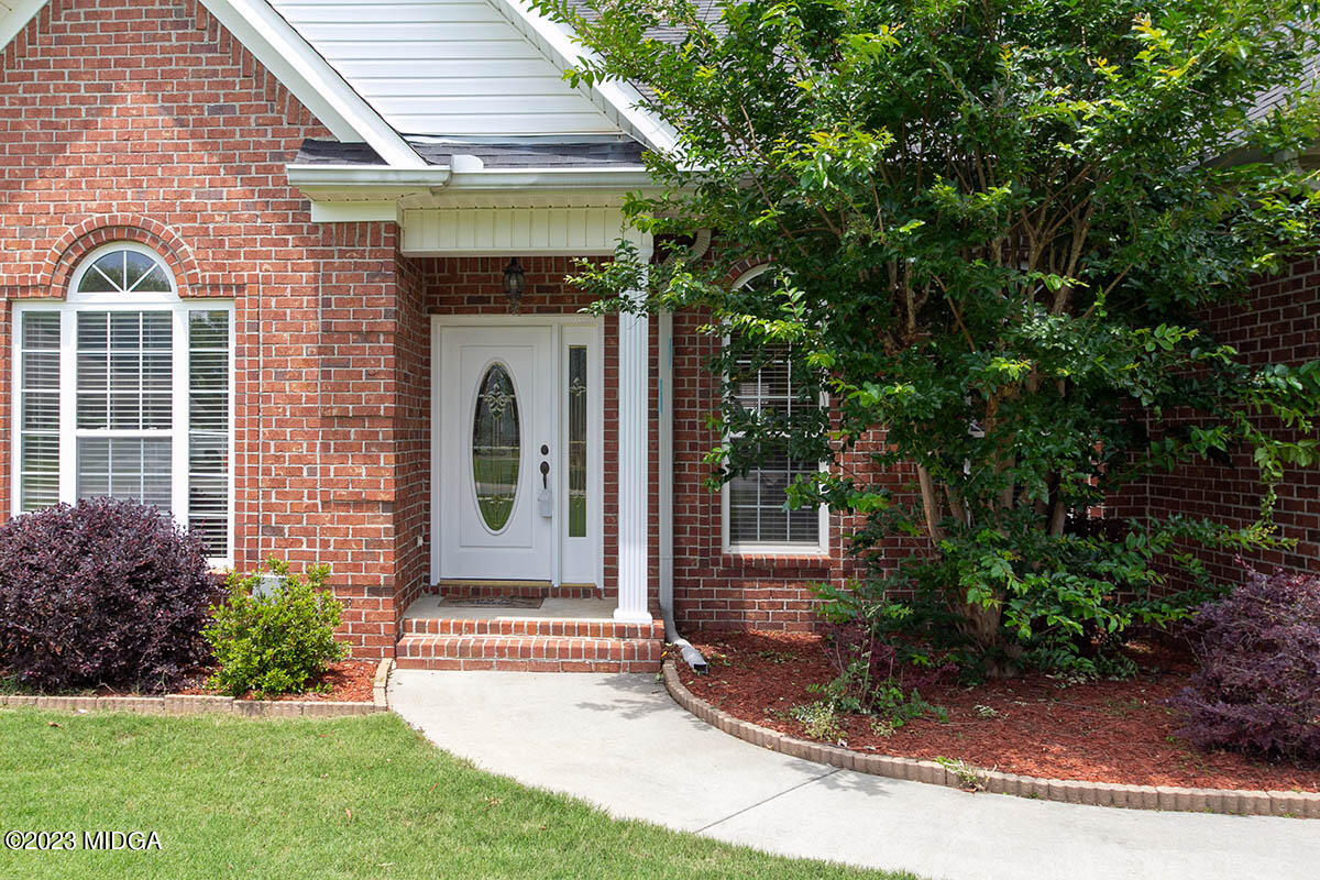 128 Springcrest Way Byron, GA 31008 - Photo 3 of 28 03