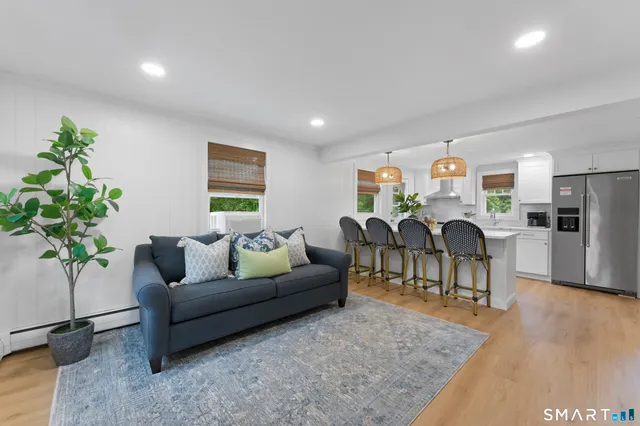 $2,950 | 424 High Street, Groton, CT 06355