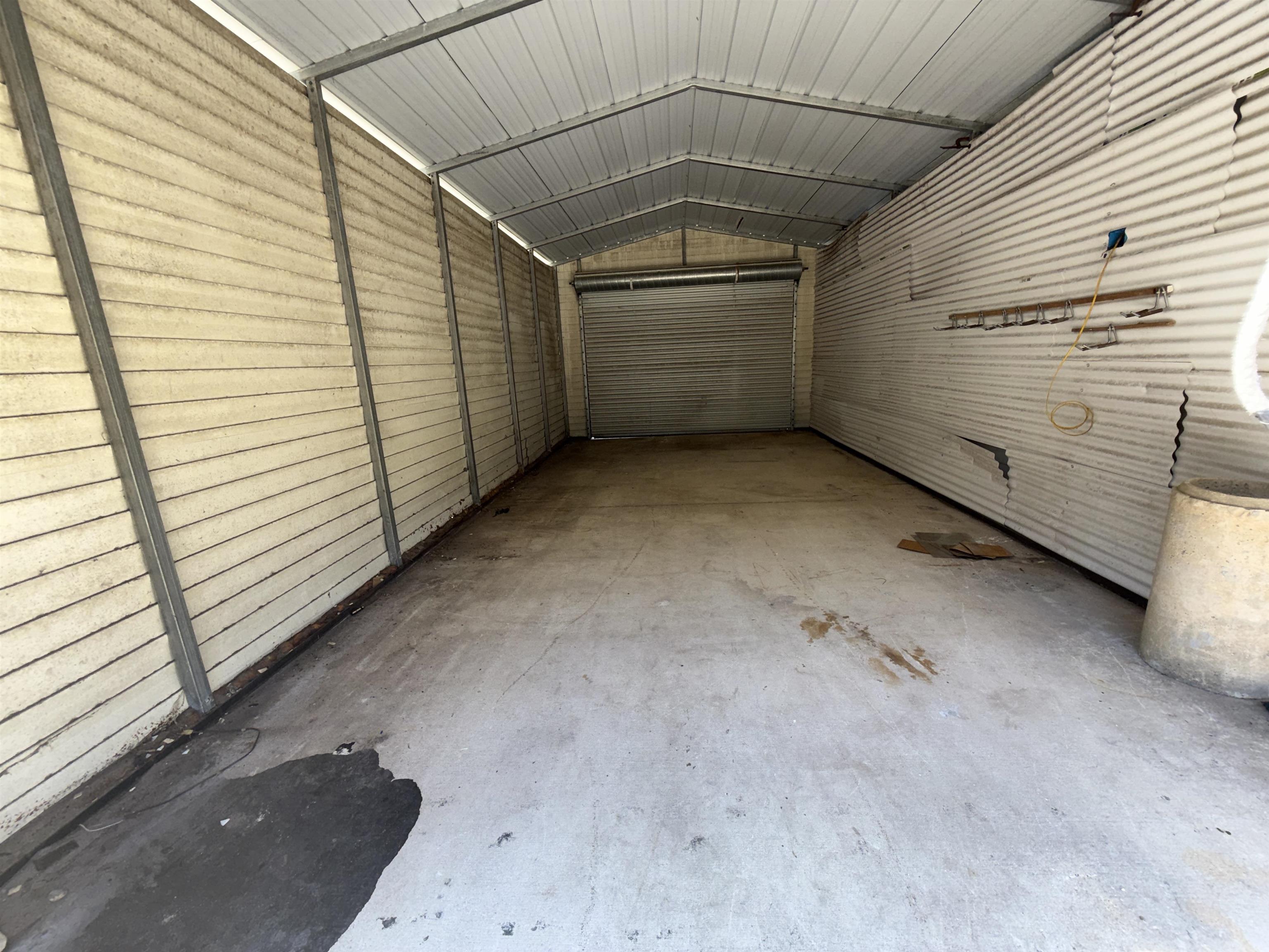 211 Cedar Creek Road Palatka, FL 32177 - Photo 23 of 24 a view of a garage