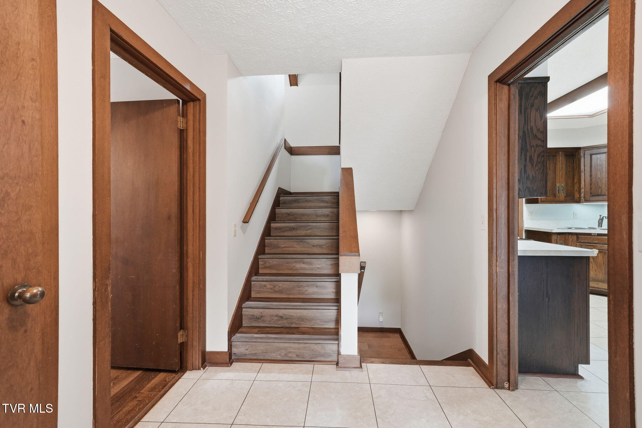 138 Columbine Road Kingsport, TN 37660 - Photo 6 of 50 12-web-or-mls-005_DSC03270